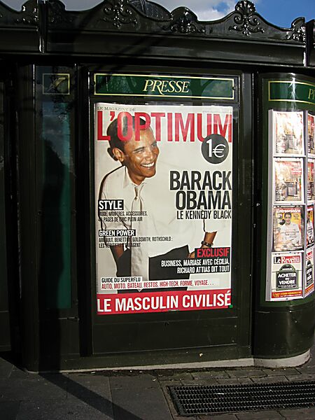 Barack Obama is loved on the Champs-�lys�es.